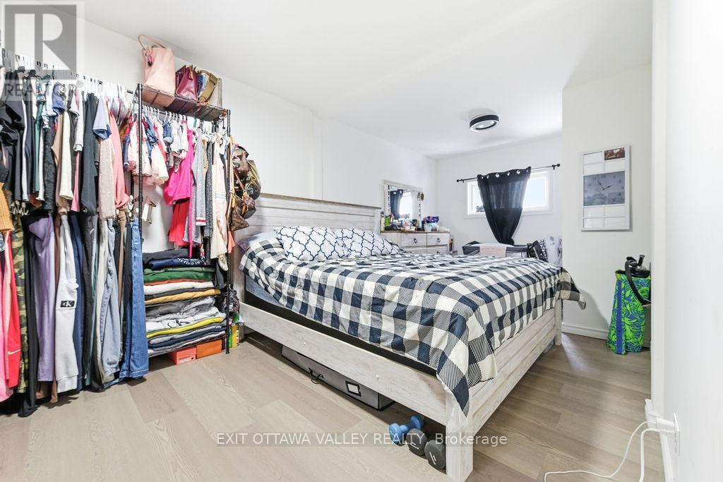 765 River Road, Pembroke, ON - Indoor Photo Showing Bedroom