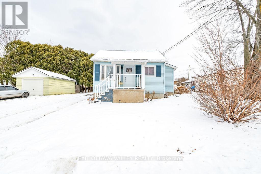 765 River Road, Pembroke, ON - Outdoor