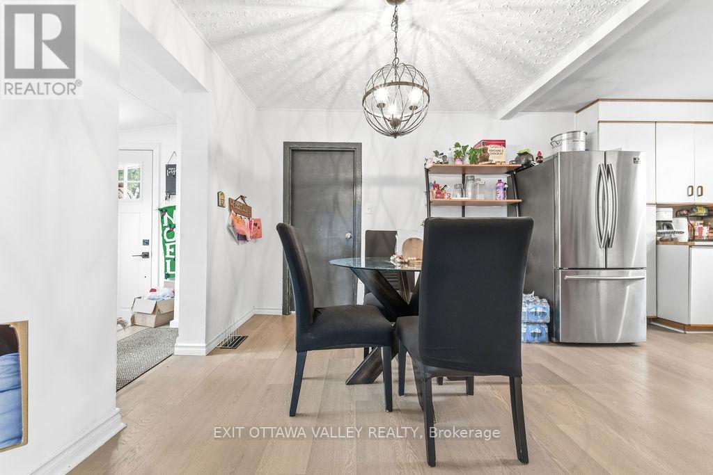 765 River Road, Pembroke, ON - Indoor