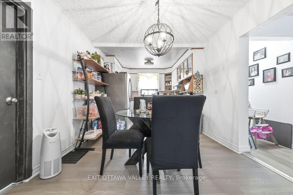 765 River Road, Pembroke, ON - Indoor Photo Showing Dining Room