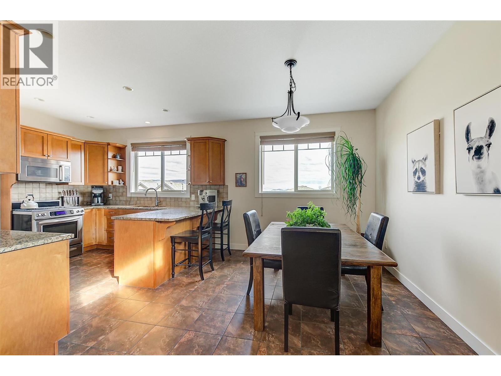 737 Kuipers Crescent, Kelowna, BC - Indoor Photo Showing Other Room