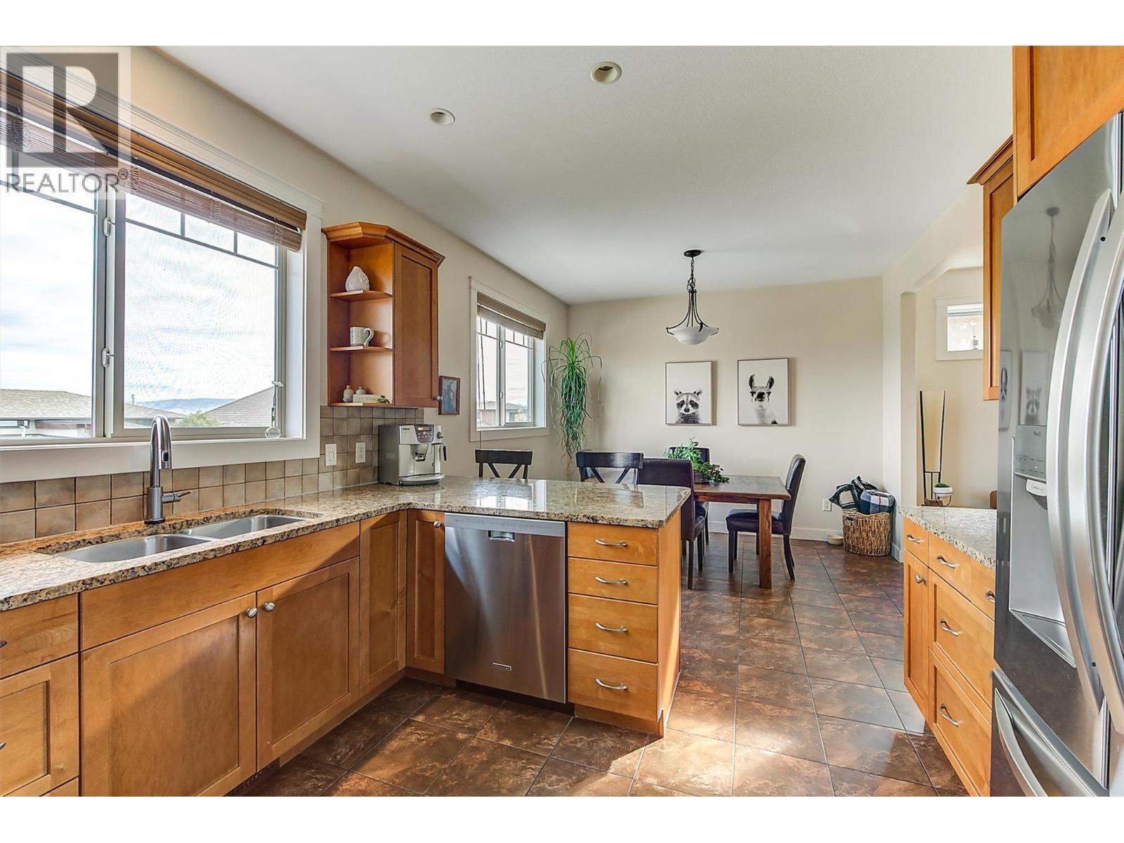 737 Kuipers Crescent, Kelowna, BC - Indoor Photo Showing Kitchen With Double Sink