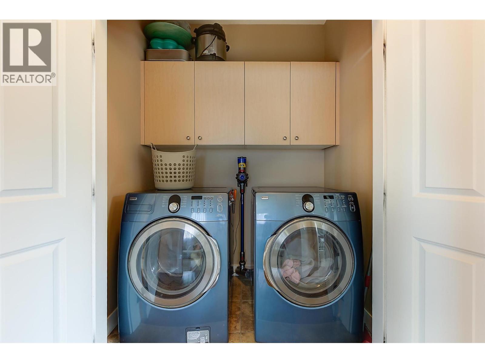 737 Kuipers Crescent, Kelowna, BC - Indoor Photo Showing Laundry Room