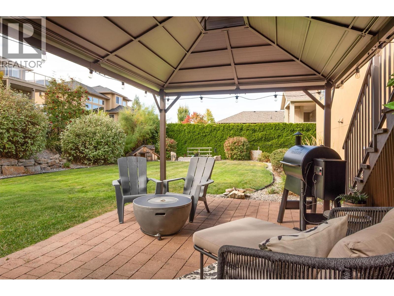 737 Kuipers Crescent, Kelowna, BC - Outdoor With Deck Patio Veranda With Exterior