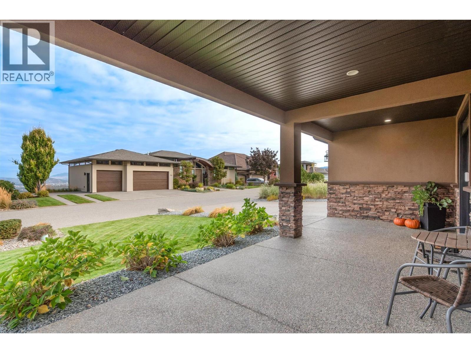 737 Kuipers Crescent, Kelowna, BC - Outdoor With Deck Patio Veranda With Exterior