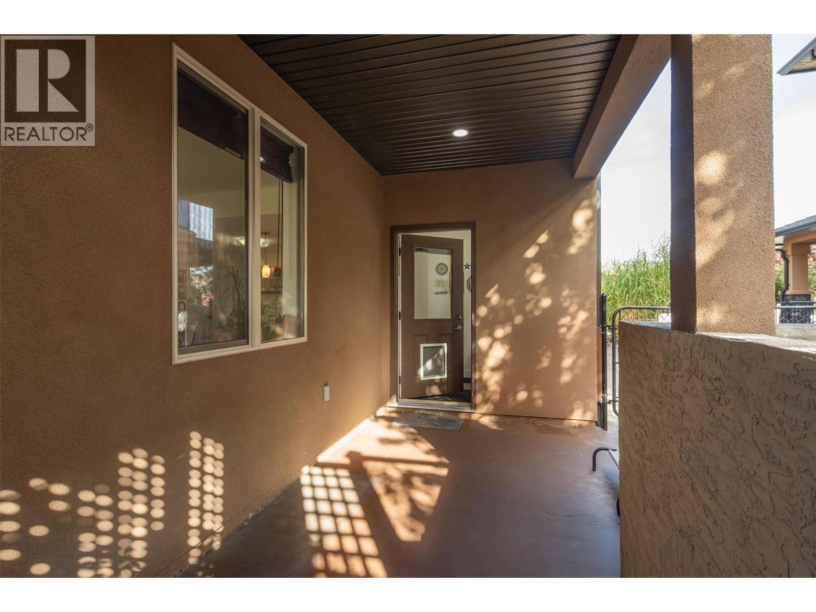 737 Kuipers Crescent, Kelowna, BC - Outdoor With Exterior