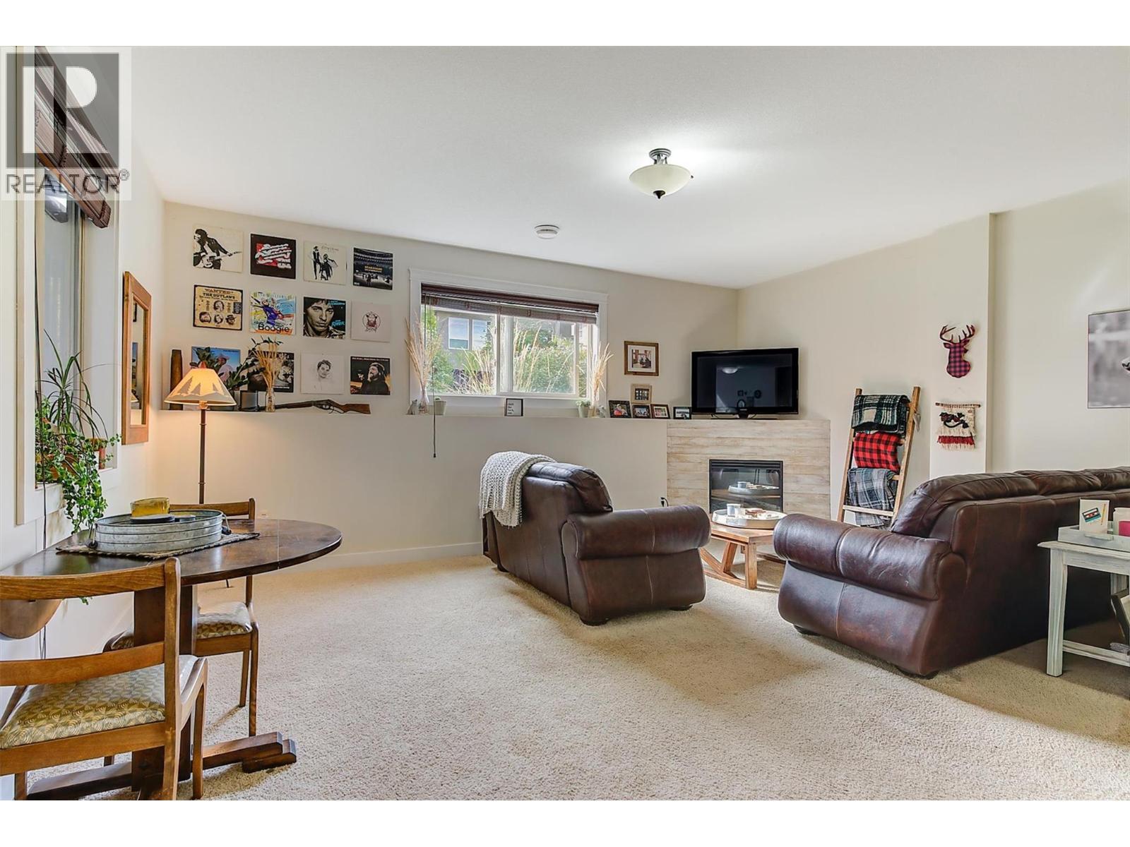 737 Kuipers Crescent, Kelowna, BC - Indoor With Fireplace