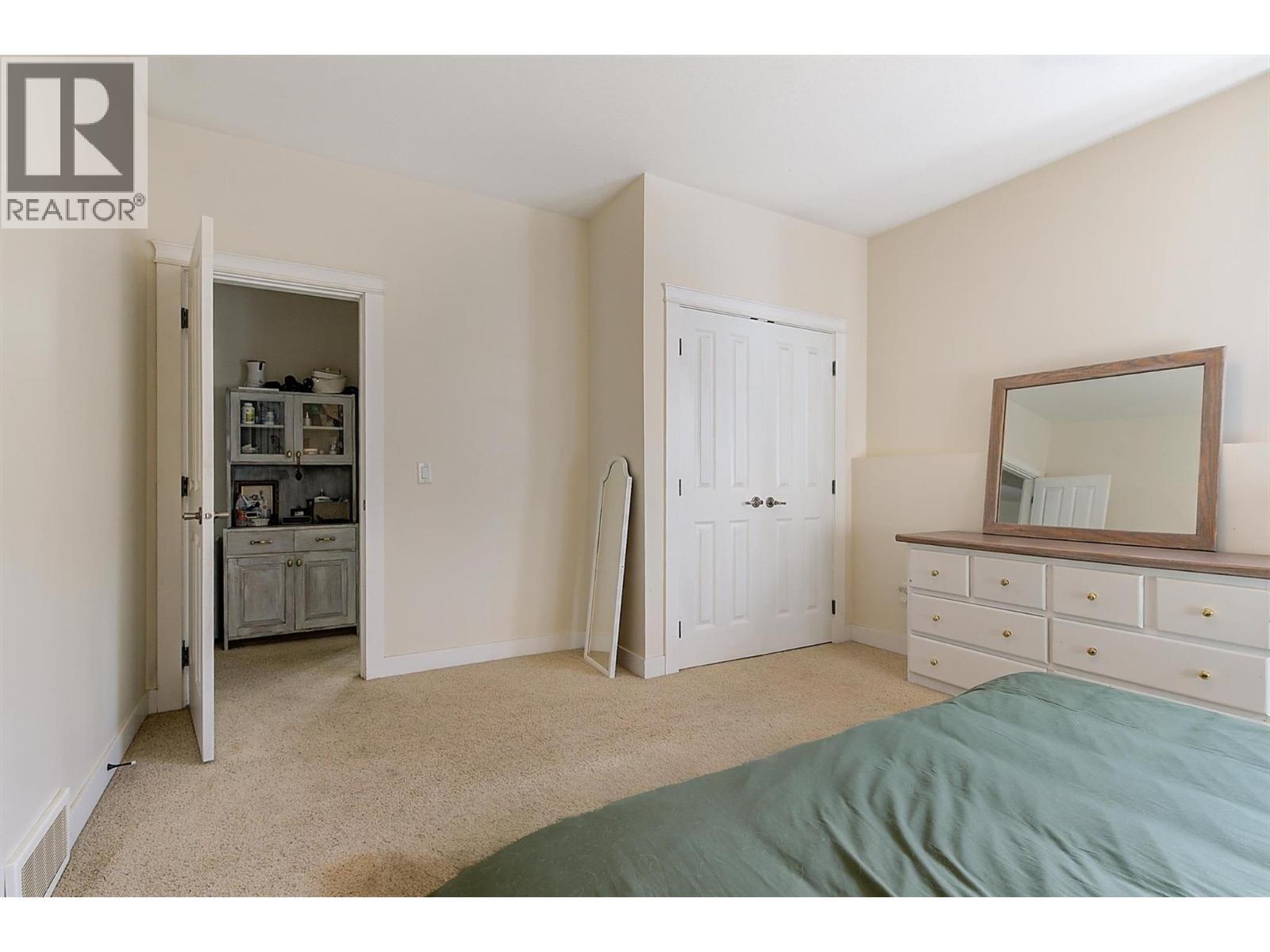 737 Kuipers Crescent, Kelowna, BC - Indoor Photo Showing Bedroom