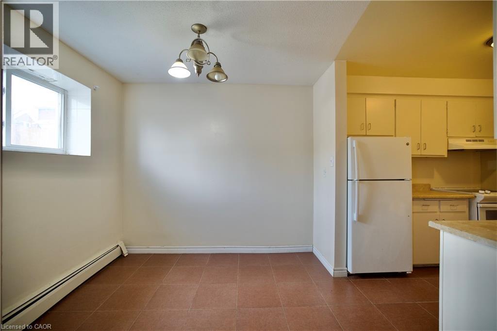 223 Heiman Street Unit# 2, Kitchener, ON - Indoor Photo Showing Kitchen