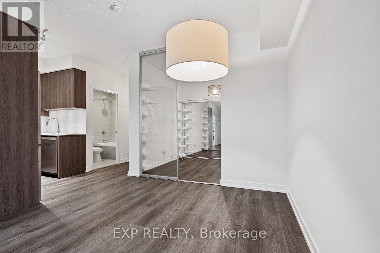 314 - 200 Sackville Street, Toronto, ON - Indoor Photo Showing Other Room