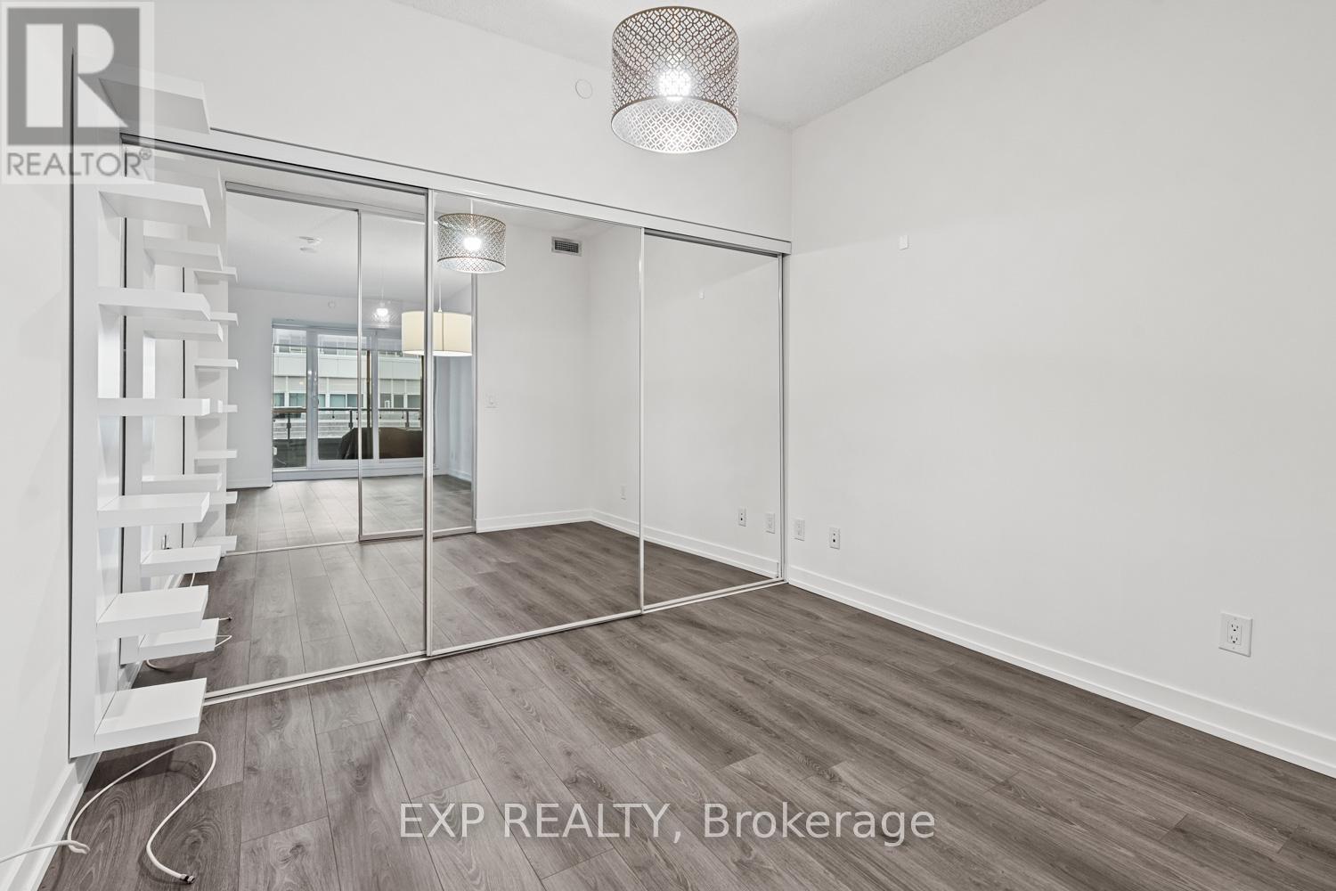 314 - 200 Sackville Street, Toronto, ON - Indoor Photo Showing Other Room