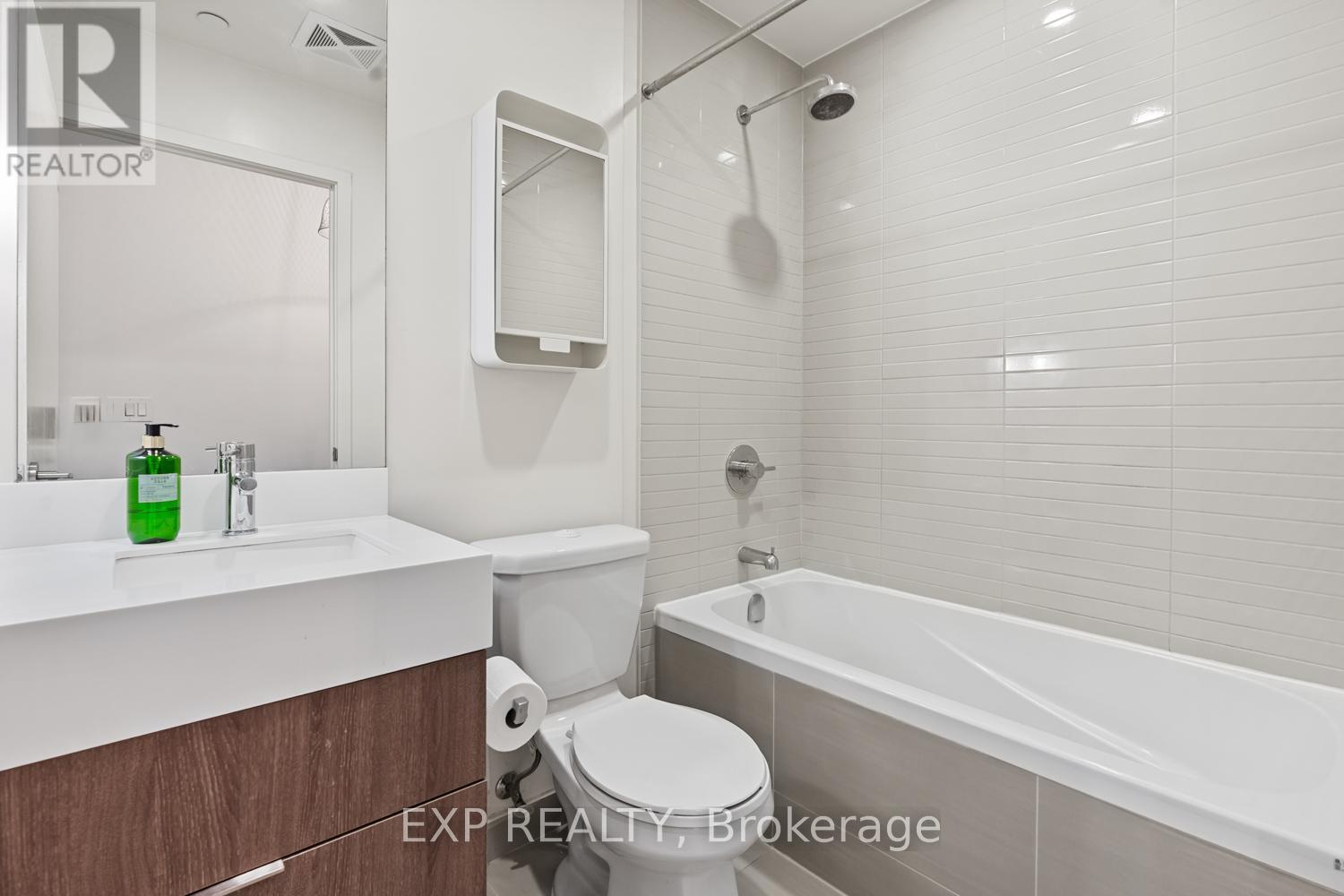 314 - 200 Sackville Street, Toronto, ON - Indoor Photo Showing Bathroom
