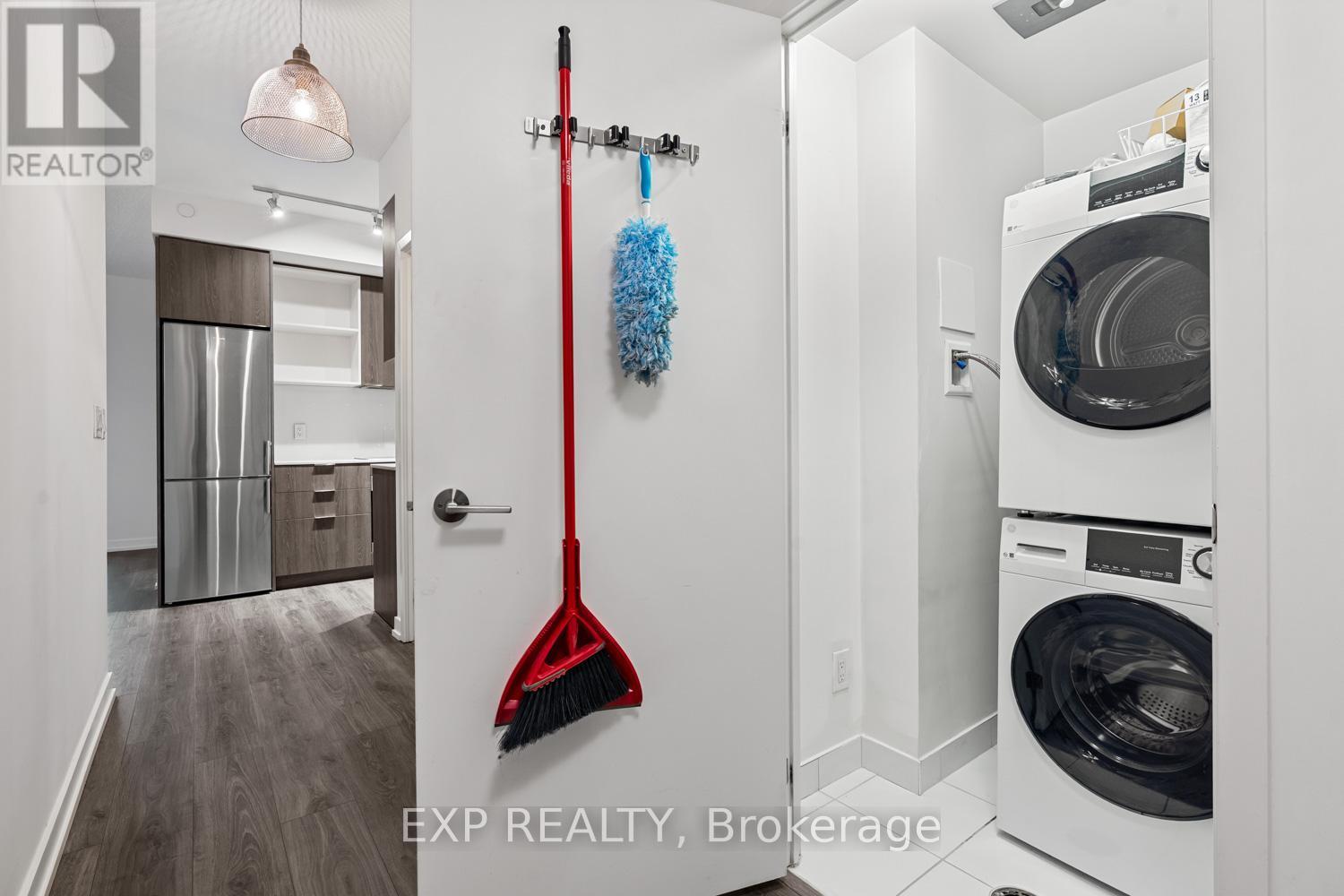314 - 200 Sackville Street, Toronto, ON - Indoor Photo Showing Laundry Room