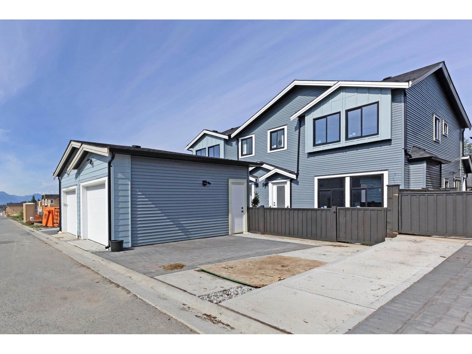 7637 197 Street, Langley, BC - Outdoor