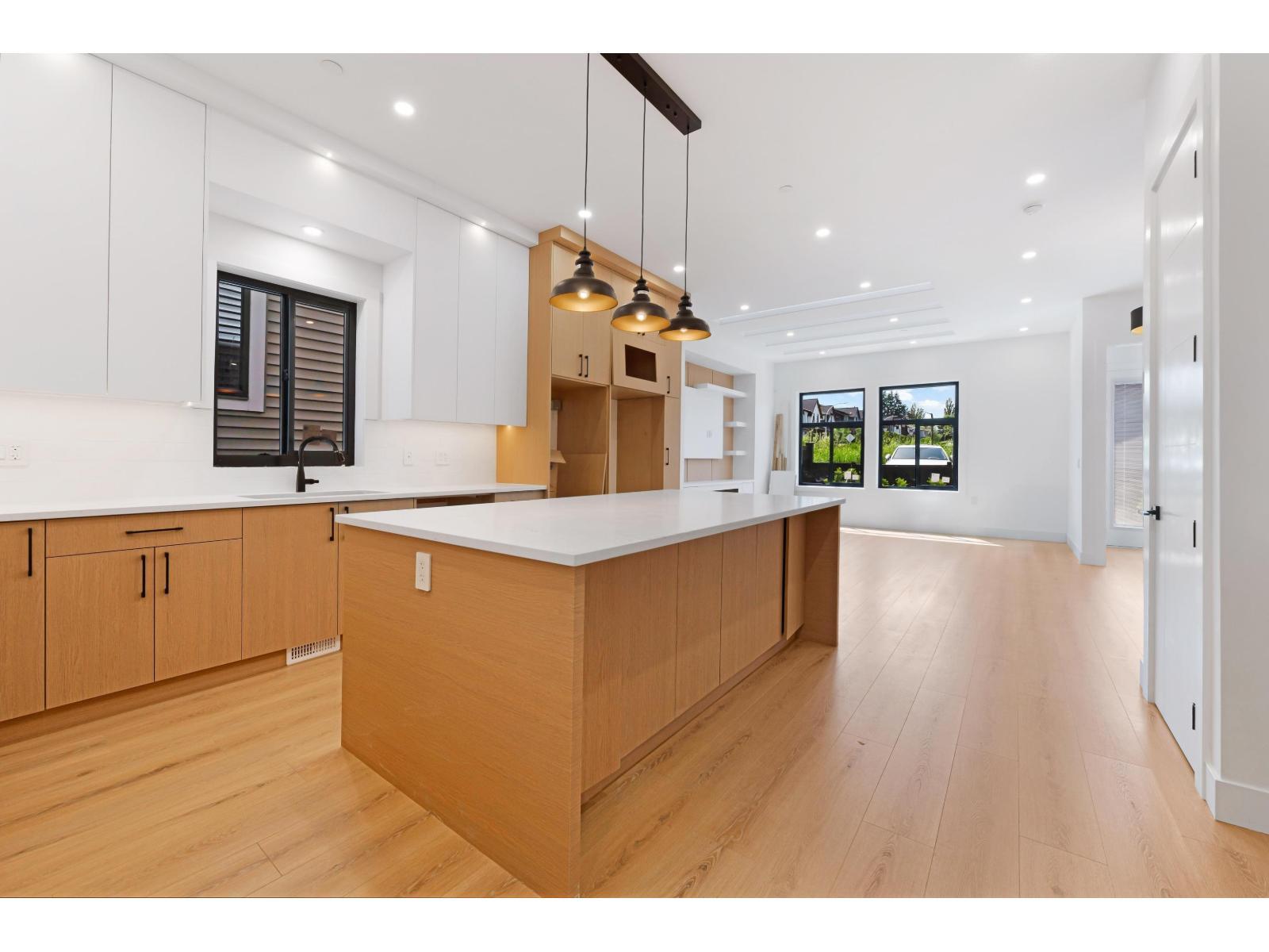 7637 197 Street, Langley, BC - Indoor Photo Showing Kitchen With Upgraded Kitchen