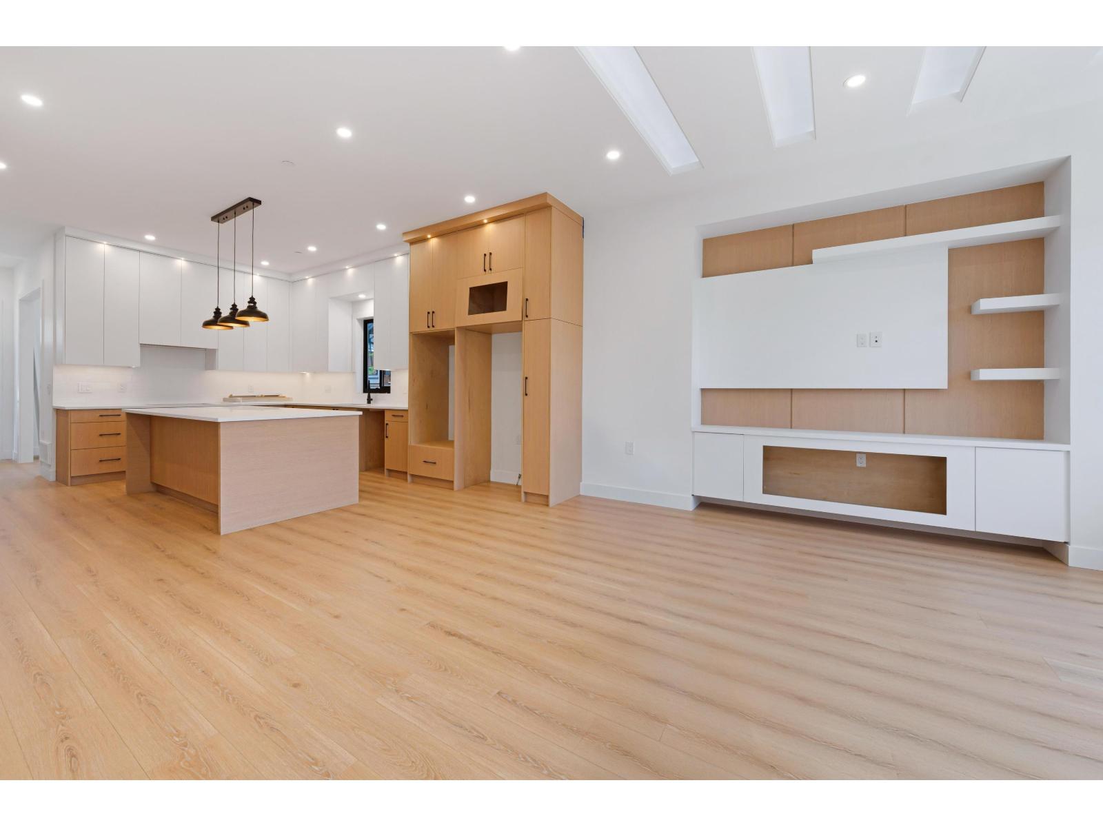7637 197 Street, Langley, BC - Indoor Photo Showing Kitchen