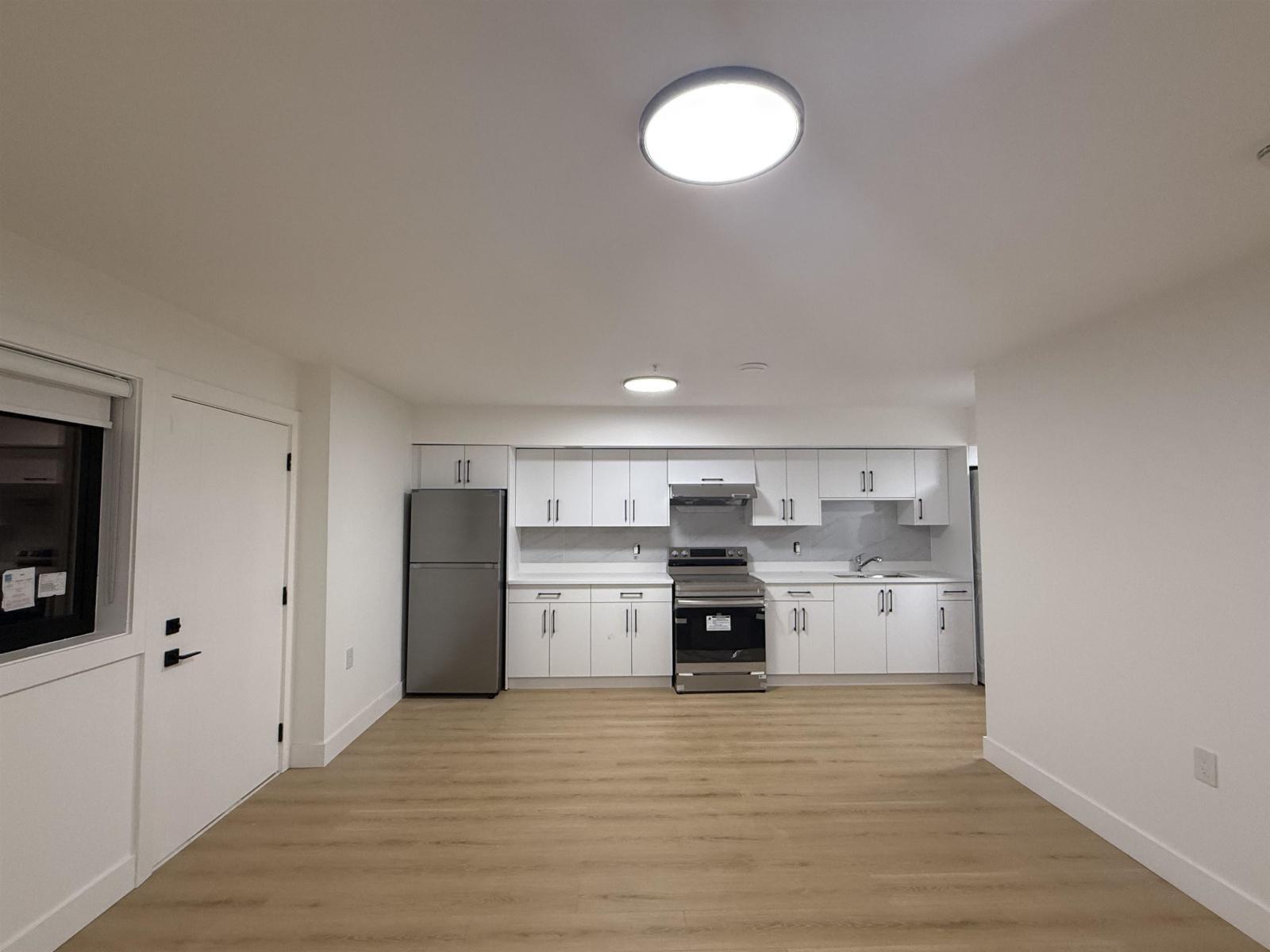 7637 197 Street, Langley, BC - Indoor Photo Showing Kitchen