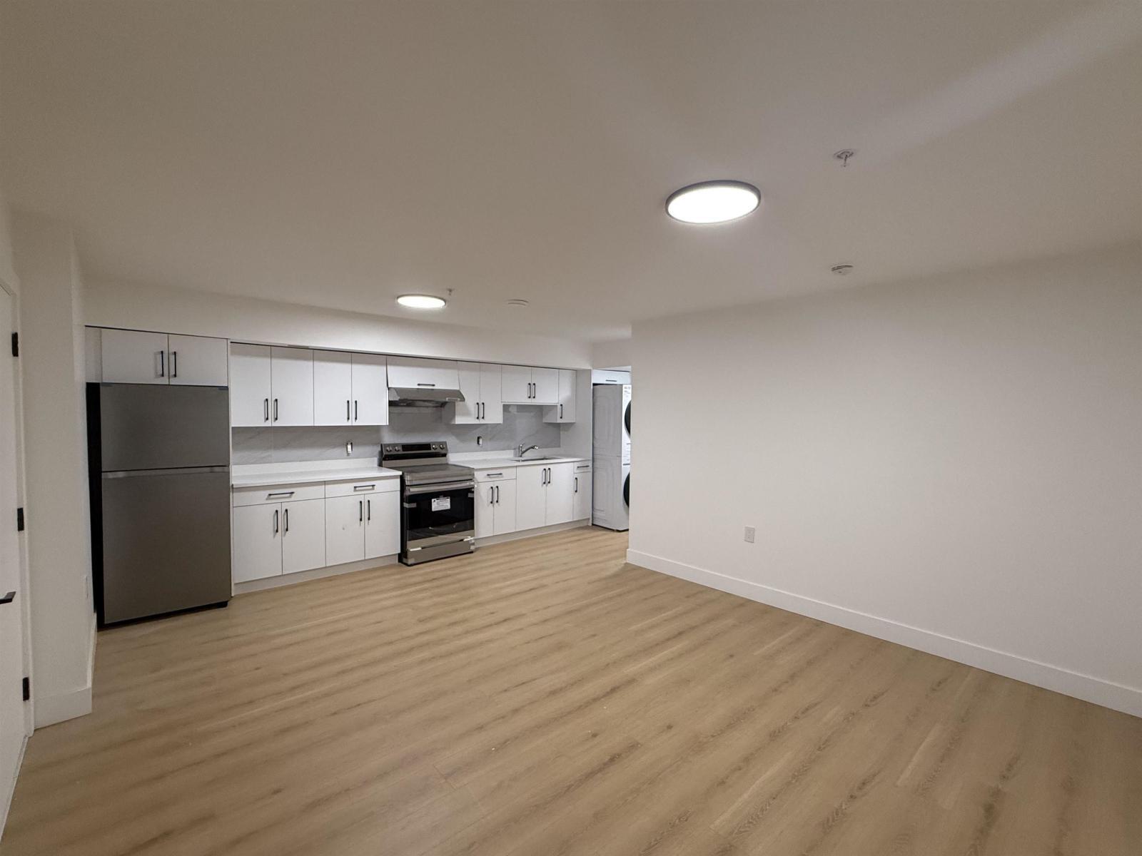7637 197 Street, Langley, BC - Indoor Photo Showing Kitchen