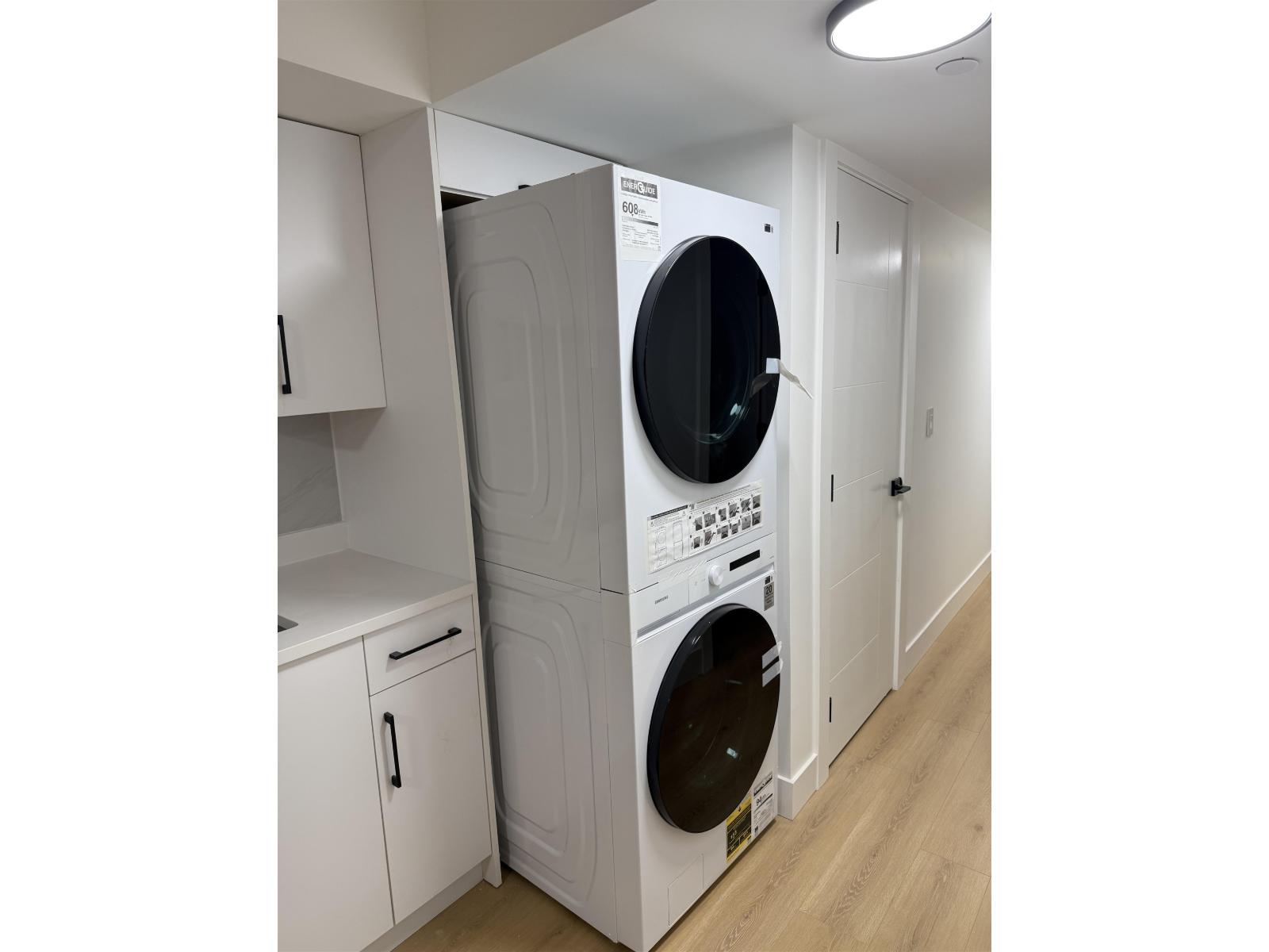 7637 197 Street, Langley, BC - Indoor Photo Showing Laundry Room