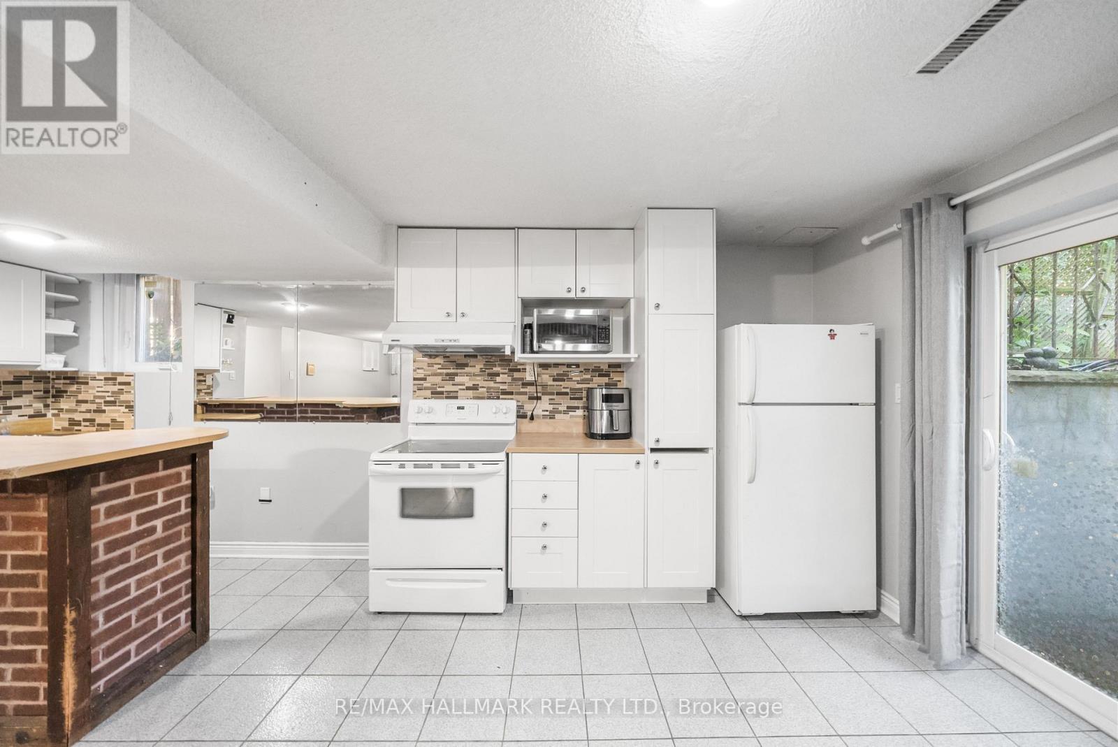 Bsmnt - 51 Watson Street, Toronto, ON - Indoor Photo Showing Kitchen