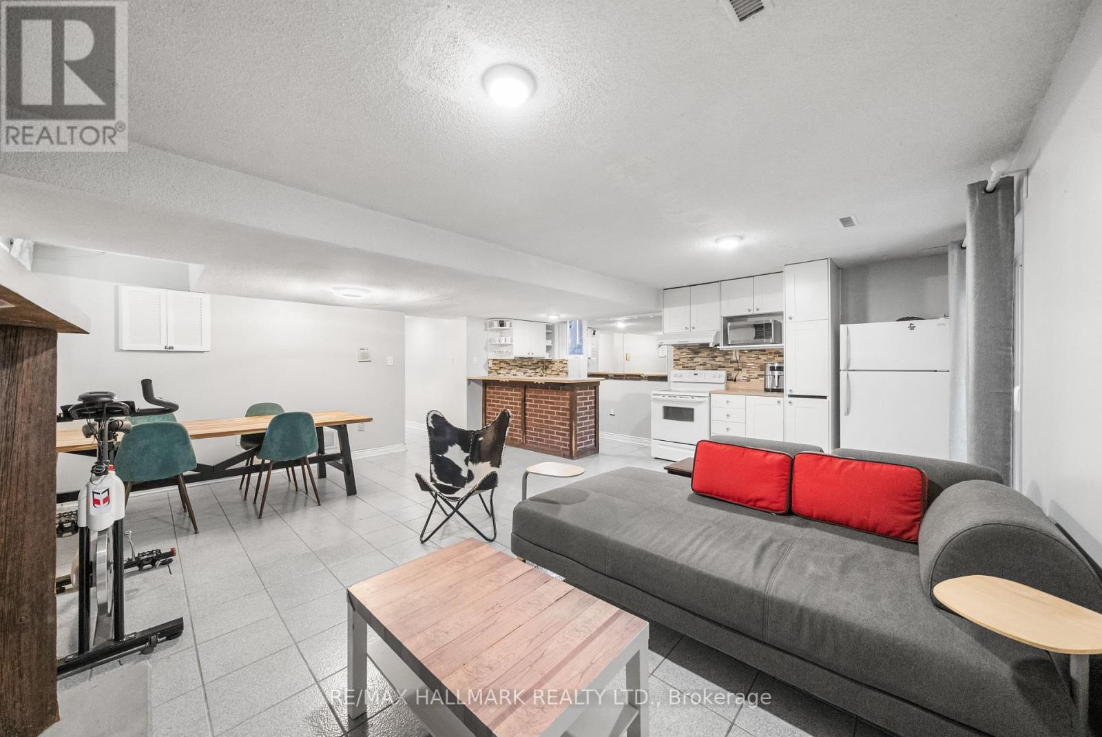 Bsmnt - 51 Watson Street, Toronto, ON - Indoor Photo Showing Living Room