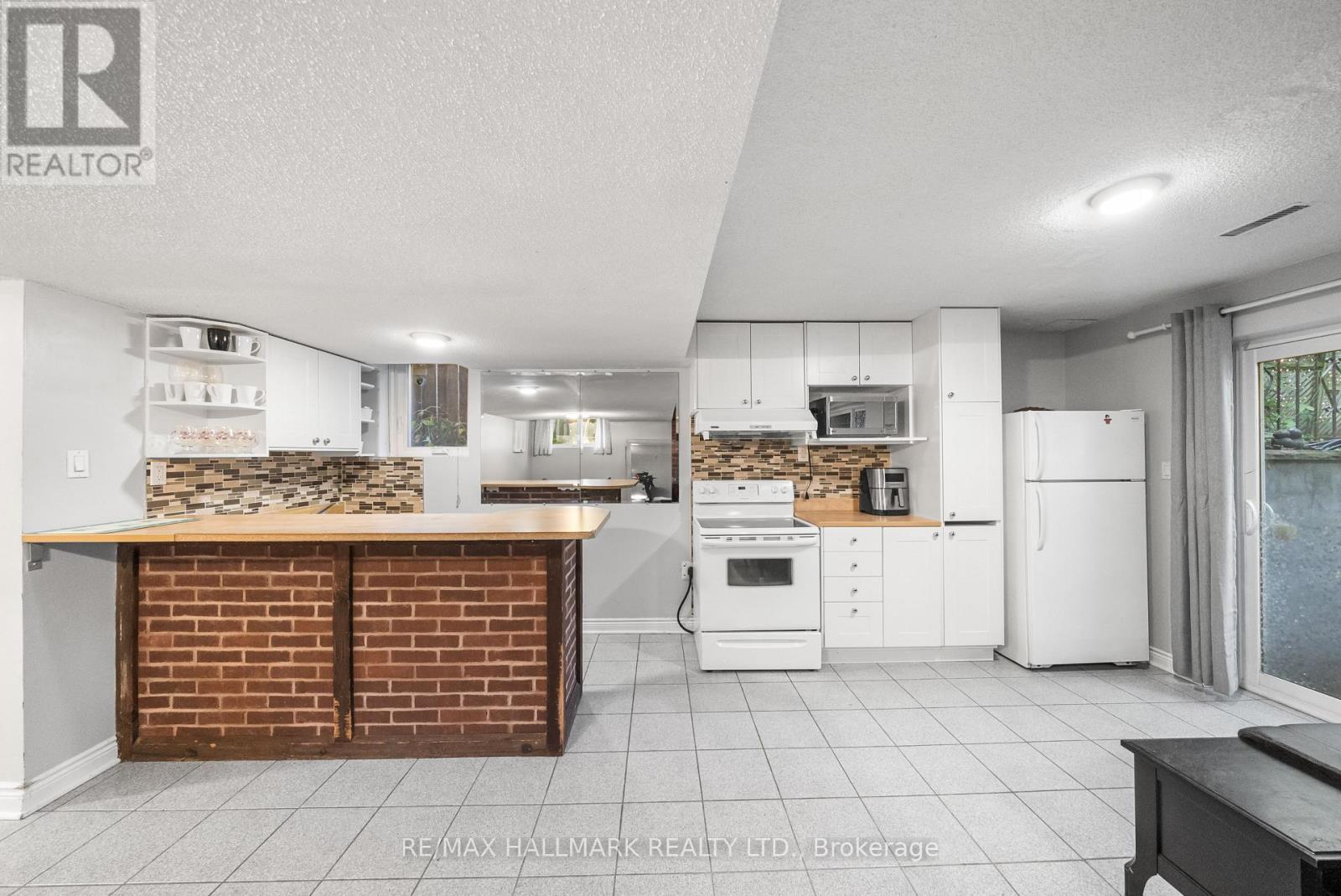 Bsmnt - 51 Watson Street, Toronto, ON - Indoor Photo Showing Kitchen