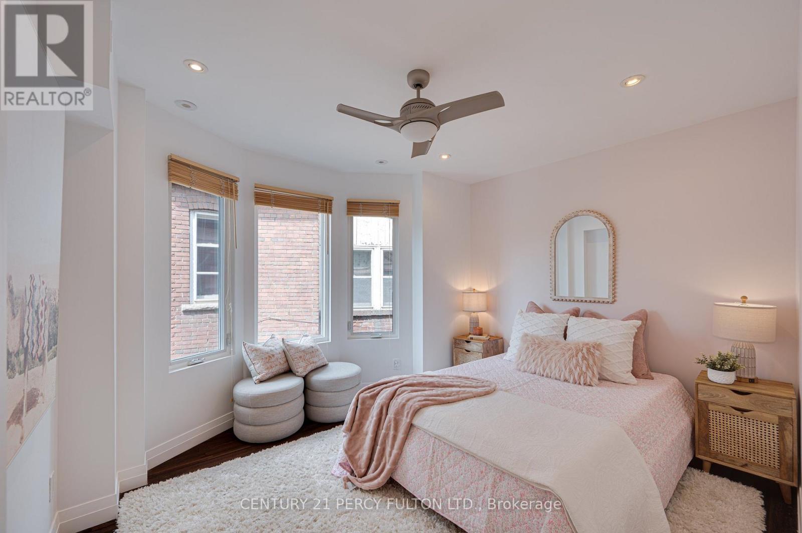 22 Columbine Avenue, Toronto, ON - Indoor Photo Showing Bedroom