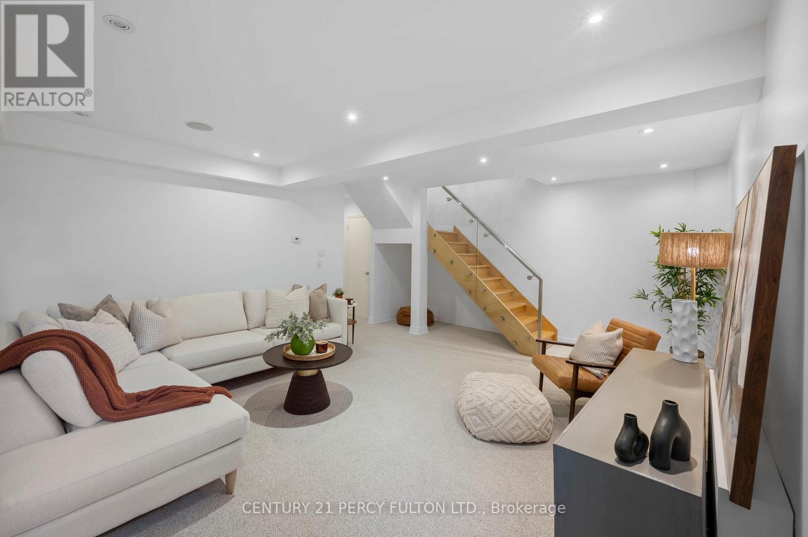 22 Columbine Avenue, Toronto, ON - Indoor