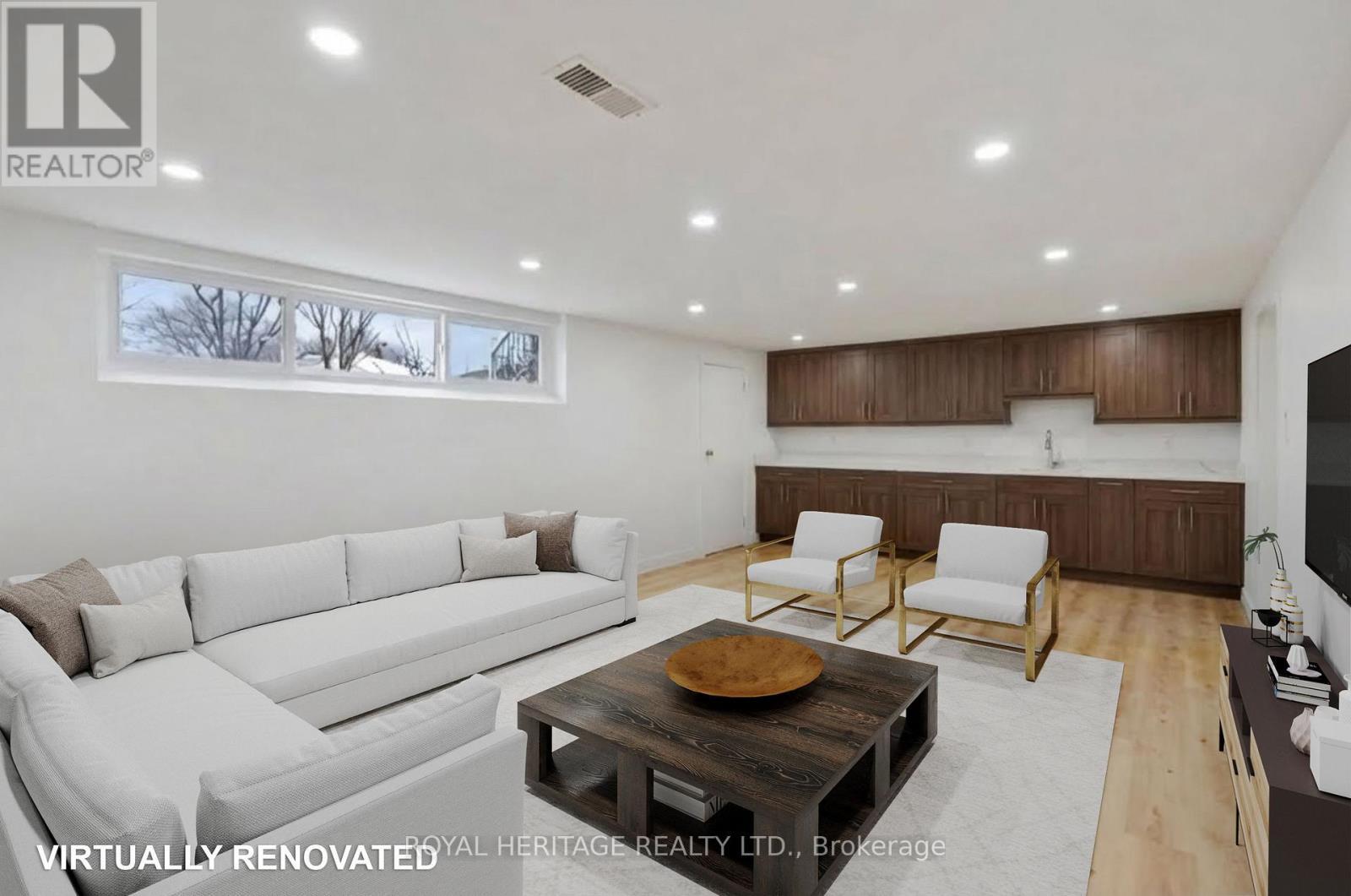 178 Ellendale Drive, Toronto, ON - Indoor Photo Showing Living Room