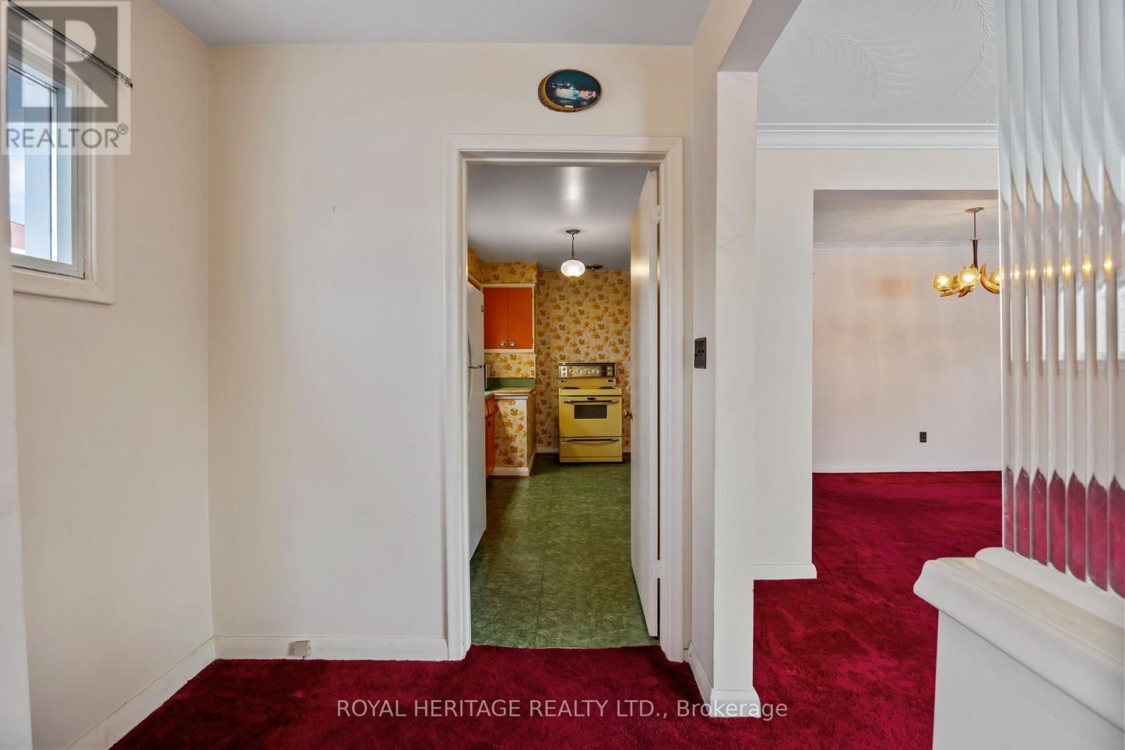 178 Ellendale Drive, Toronto, ON - Indoor Photo Showing Other Room