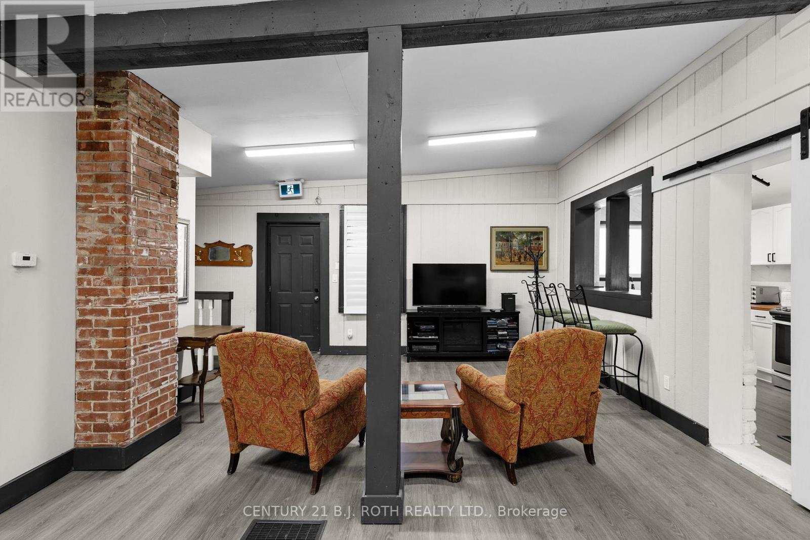 Office - 1285 Bayfield Street N, Springwater, ON