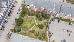 Courtyard between 120 & 126 Bell Farm -