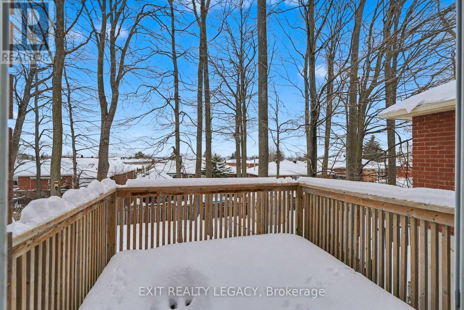 Deck - 72 Ferguson Drive, Barrie, ON