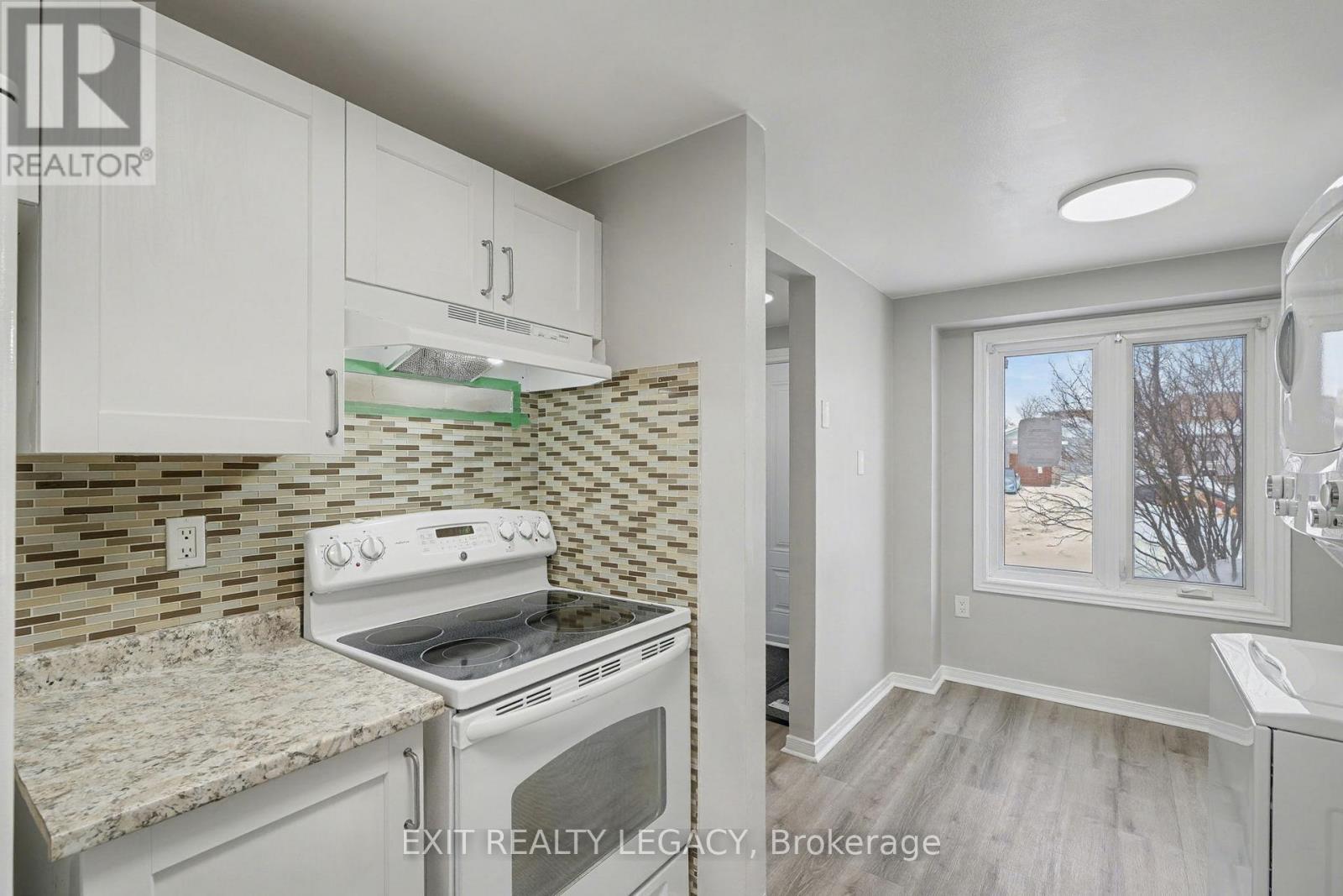 Kitchen - 72 Ferguson Drive, Barrie, ON