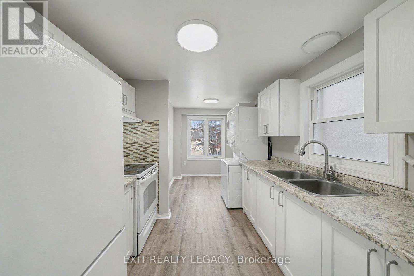 Kitchen - 72 Ferguson Drive, Barrie, ON