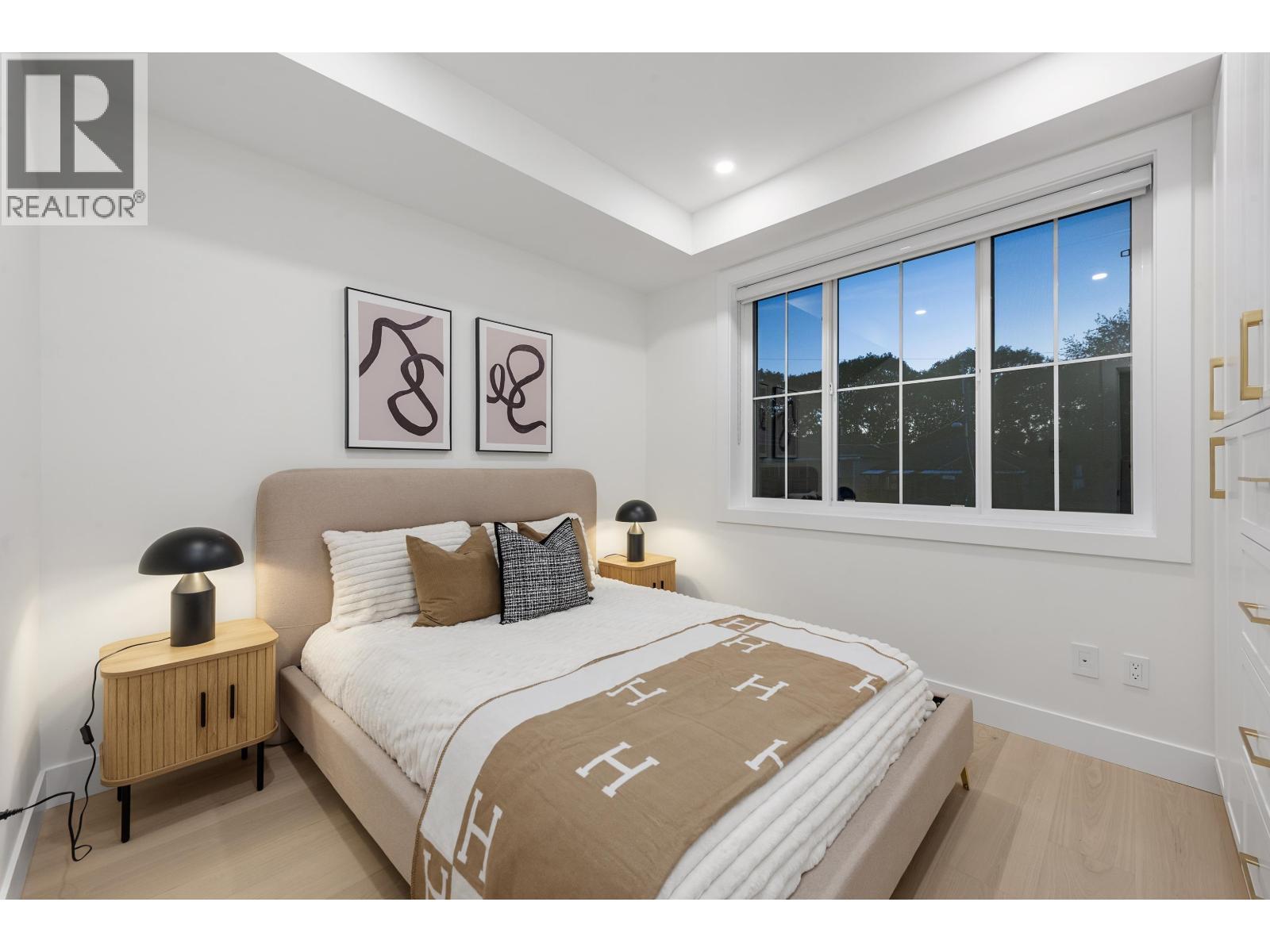 2 4855 Dumfries Street, Vancouver, BC