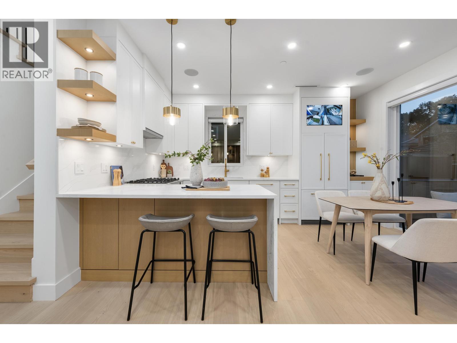 2 4855 Dumfries Street, Vancouver, BC