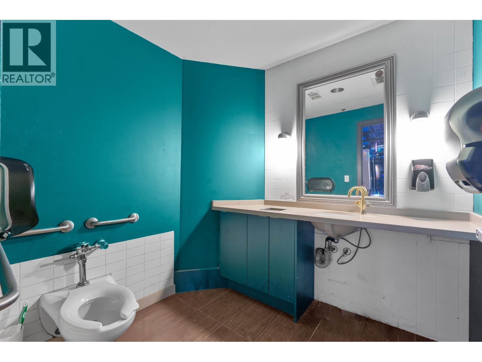 1680 Robson Street, Vancouver, BC