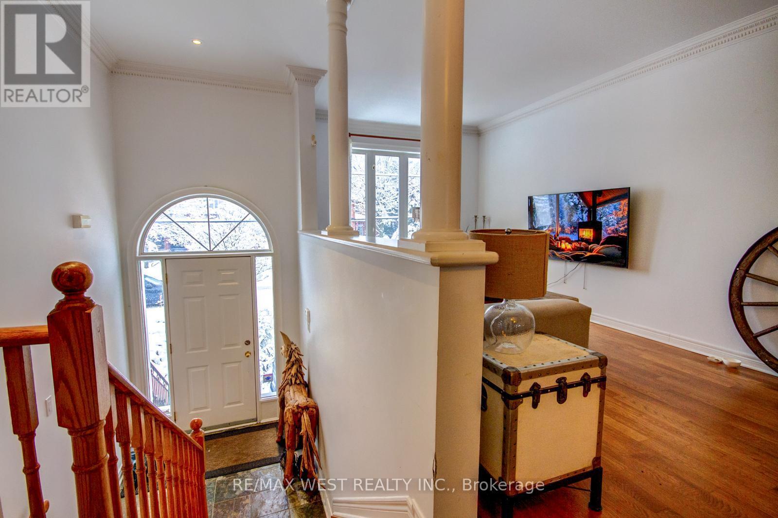 104A Benson Avenue, Richmond Hill, ON - Indoor Photo Showing Other Room