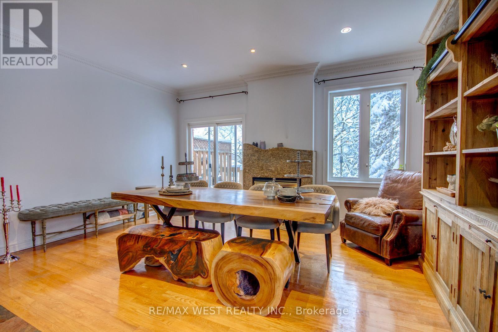 104A Benson Avenue, Richmond Hill, ON - Indoor