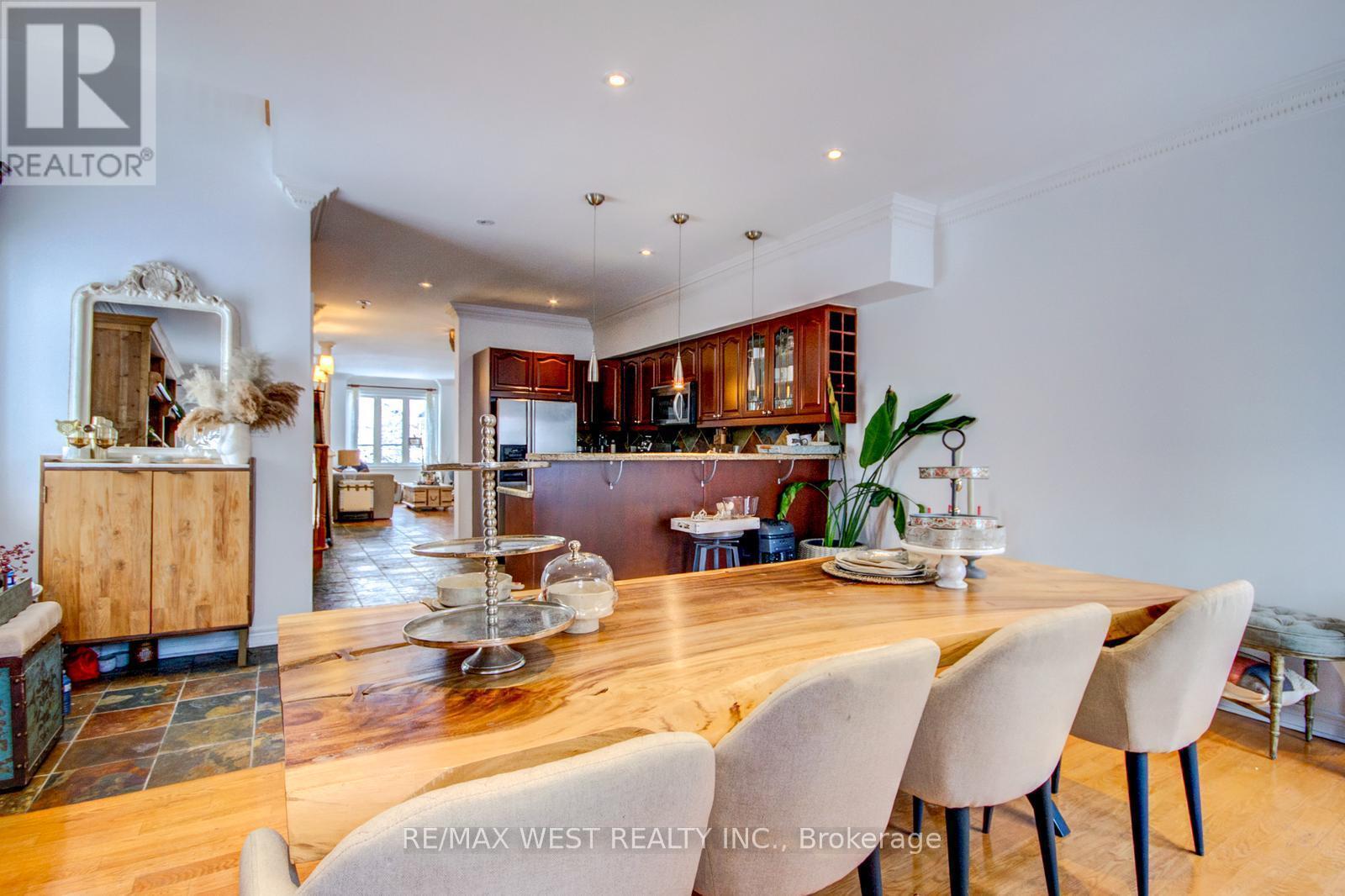 104A Benson Avenue, Richmond Hill, ON - Indoor Photo Showing Dining Room