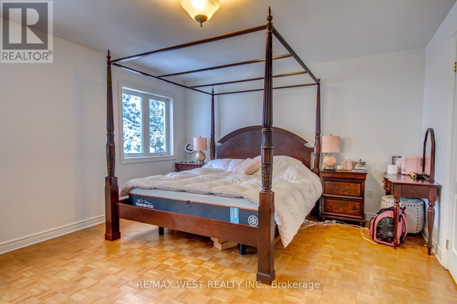 104A Benson Avenue, Richmond Hill, ON - Indoor Photo Showing Bedroom