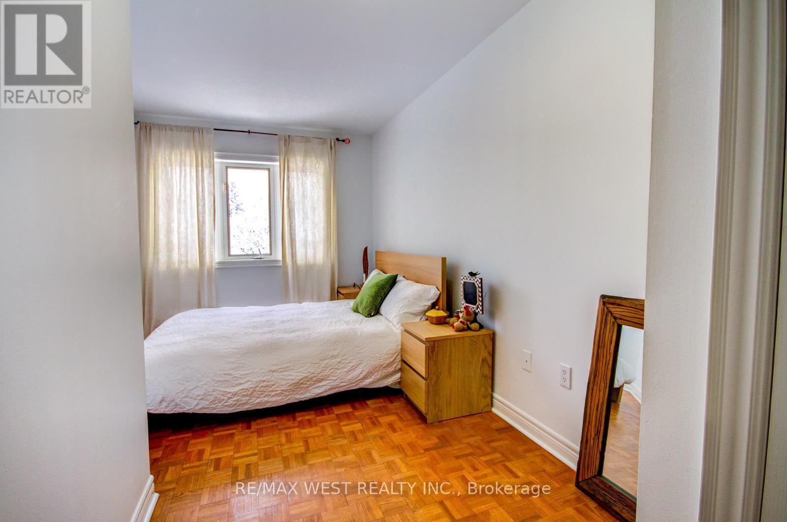 104A Benson Avenue, Richmond Hill, ON - Indoor Photo Showing Bedroom