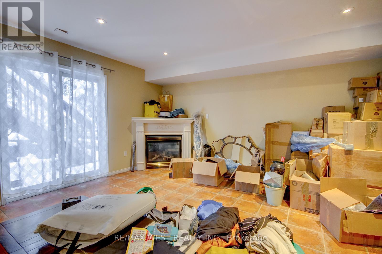 104A Benson Avenue, Richmond Hill, ON - Indoor Photo Showing Living Room With Fireplace