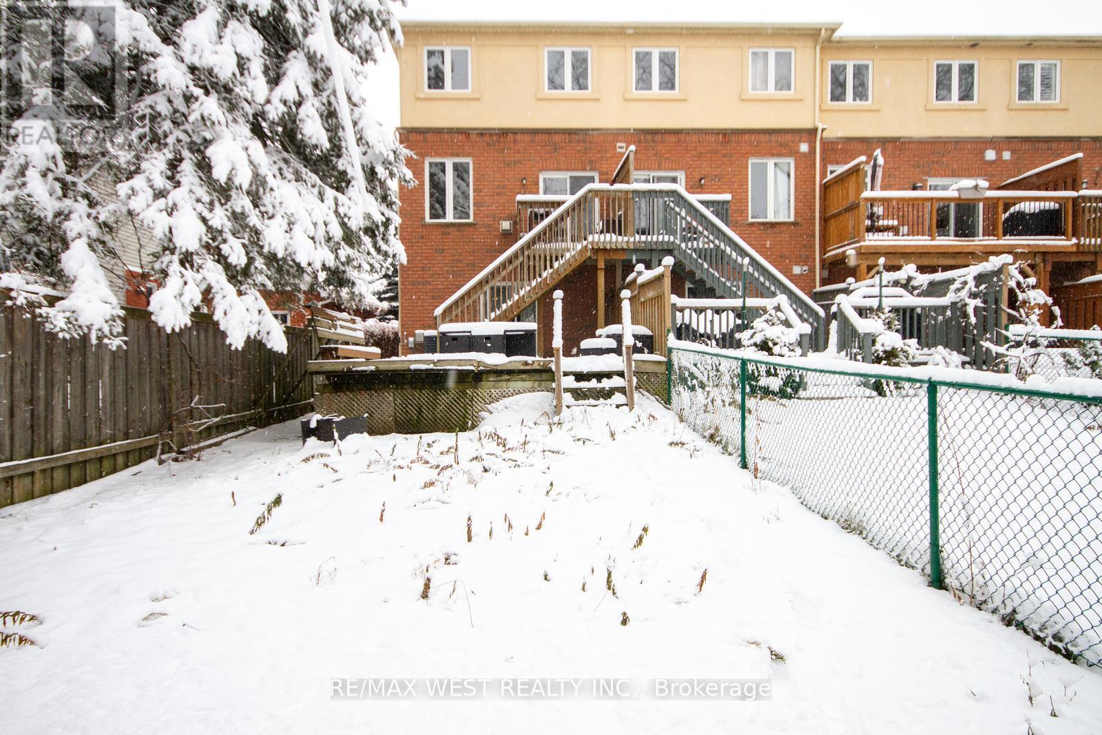 104A Benson Avenue, Richmond Hill, ON - Outdoor