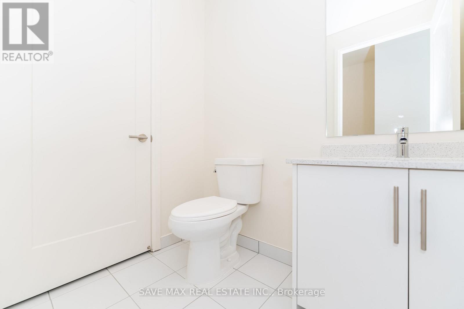 205 - 509 Dundas Street W, Oakville, ON - Indoor Photo Showing Bathroom