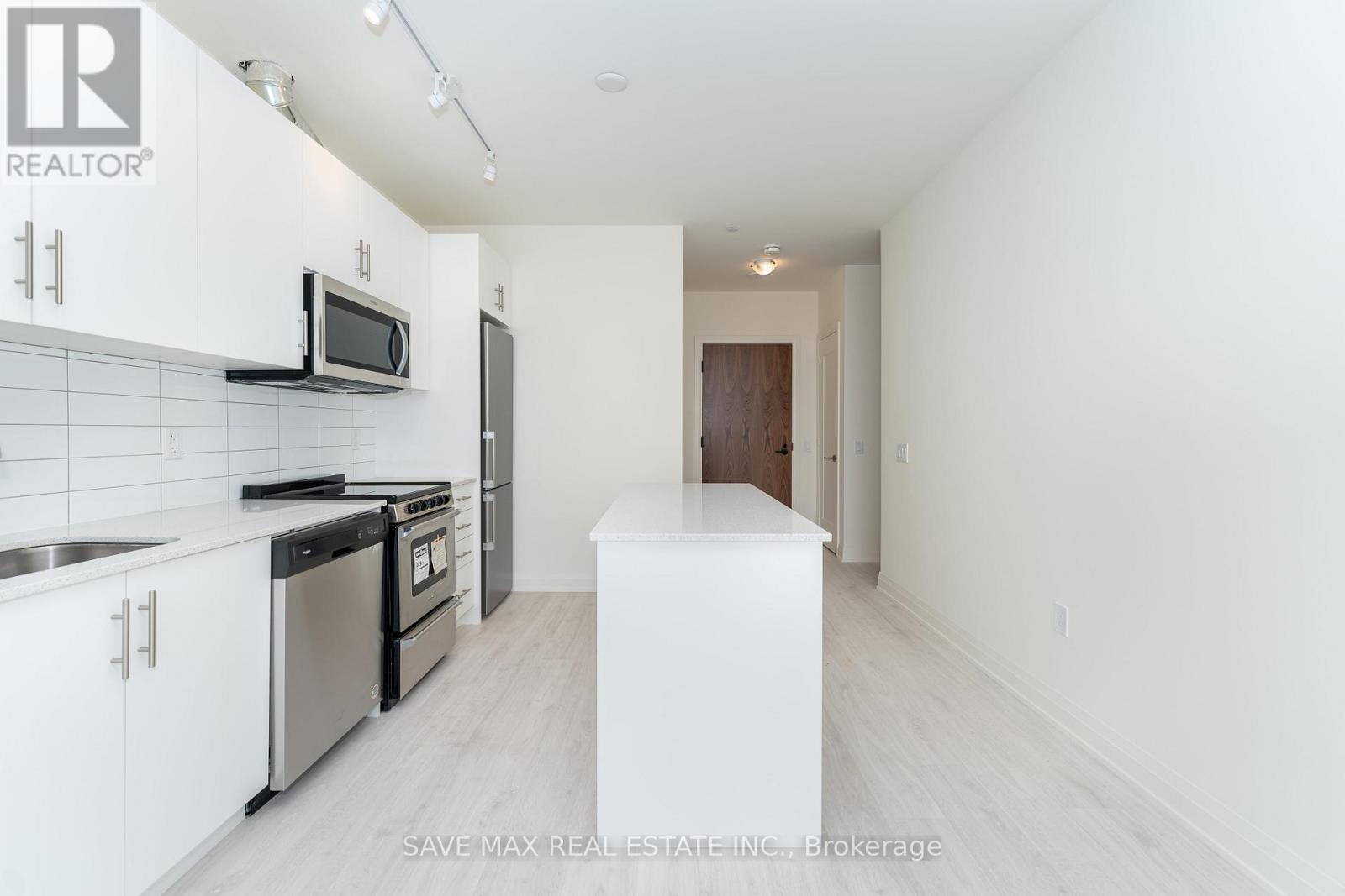 205 - 509 Dundas Street W, Oakville, ON - Indoor Photo Showing Kitchen With Stainless Steel Kitchen With Upgraded Kitchen