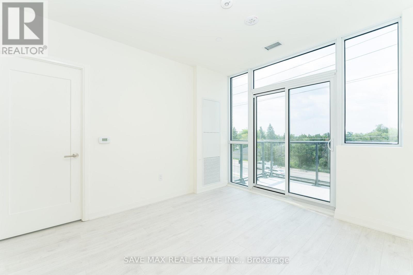 205 - 509 Dundas Street W, Oakville, ON - Indoor Photo Showing Other Room