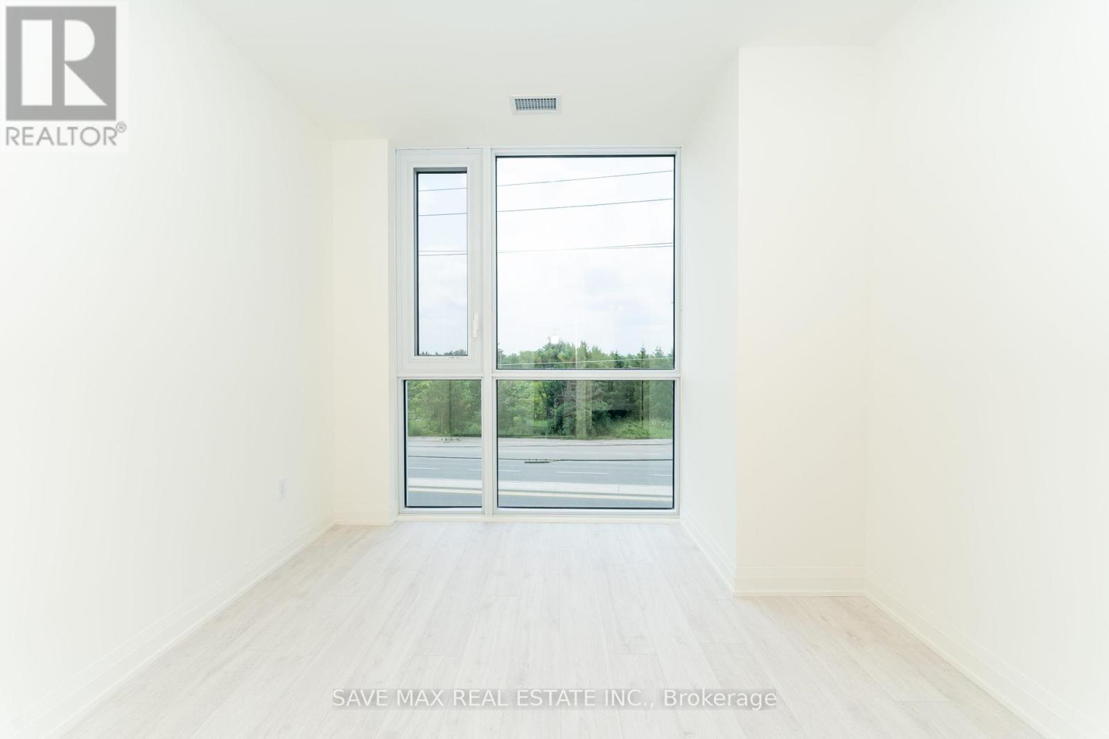 205 - 509 Dundas Street W, Oakville, ON - Indoor Photo Showing Other Room