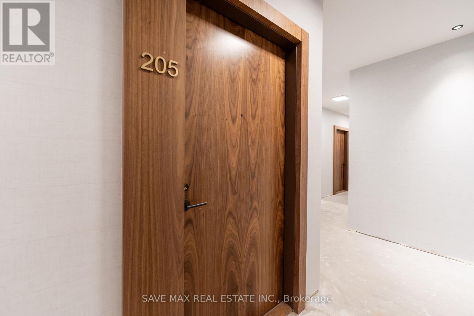 205 - 509 Dundas Street W, Oakville, ON - Indoor Photo Showing Other Room